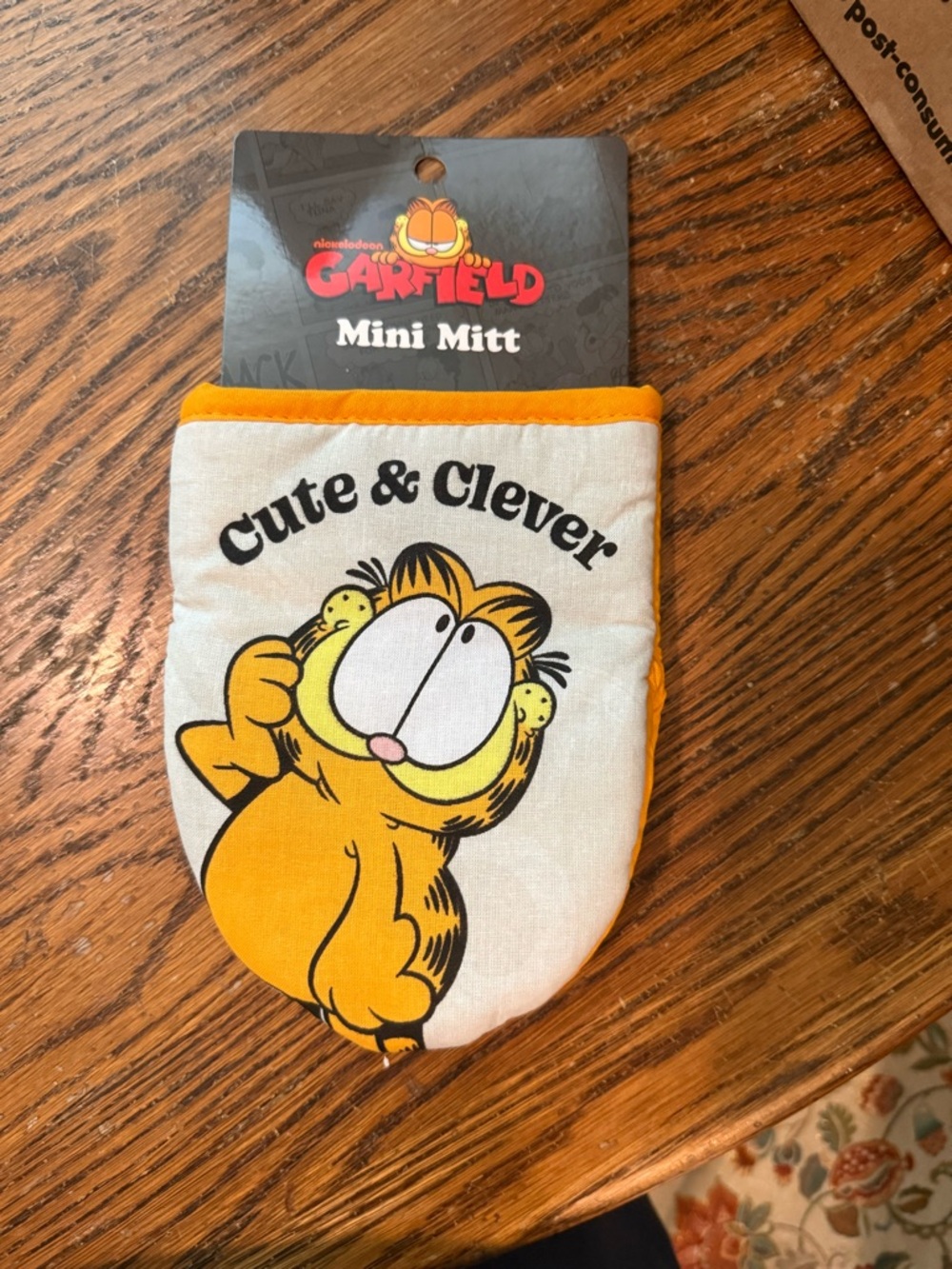 Garfield Oven Mitt and Mini Mitt Set - Orange & White - Picture 3 of 5